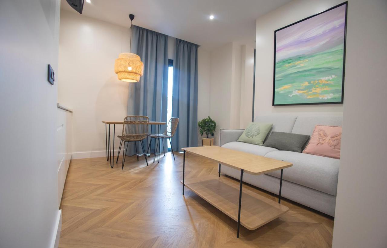 Oikos Apartamentos Turisticos モネステリオ エクステリア 写真
