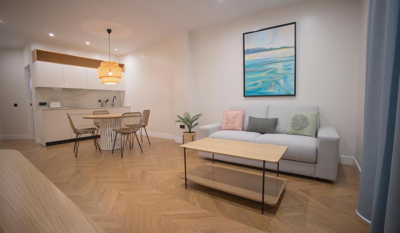 Oikos Apartamentos Turisticos モネステリオ エクステリア 写真