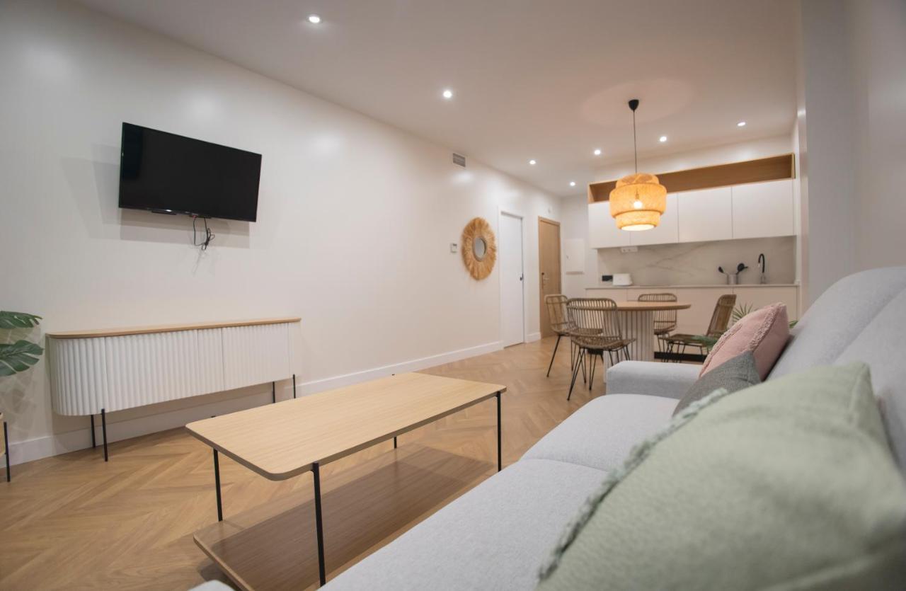 Oikos Apartamentos Turisticos モネステリオ エクステリア 写真