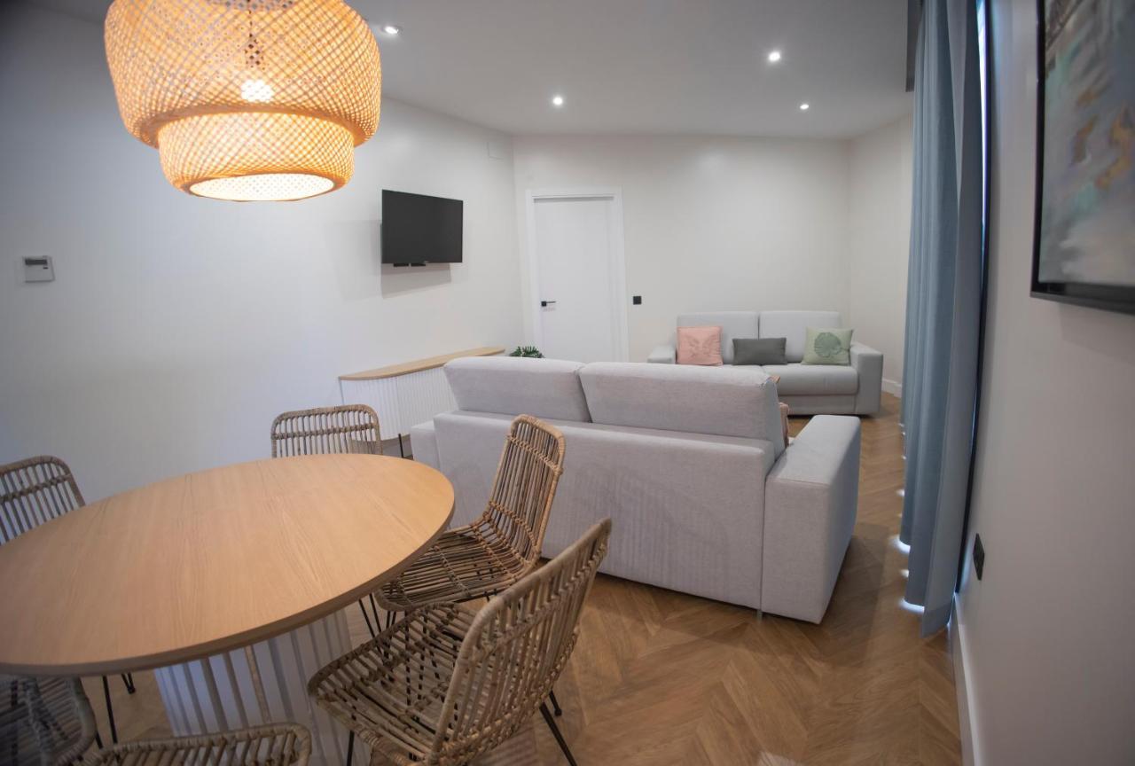 Oikos Apartamentos Turisticos モネステリオ エクステリア 写真