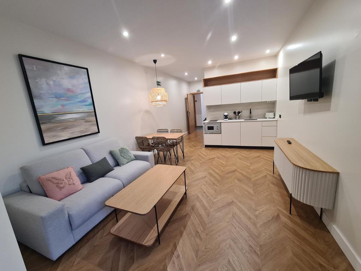 Oikos Apartamentos Turisticos モネステリオ エクステリア 写真